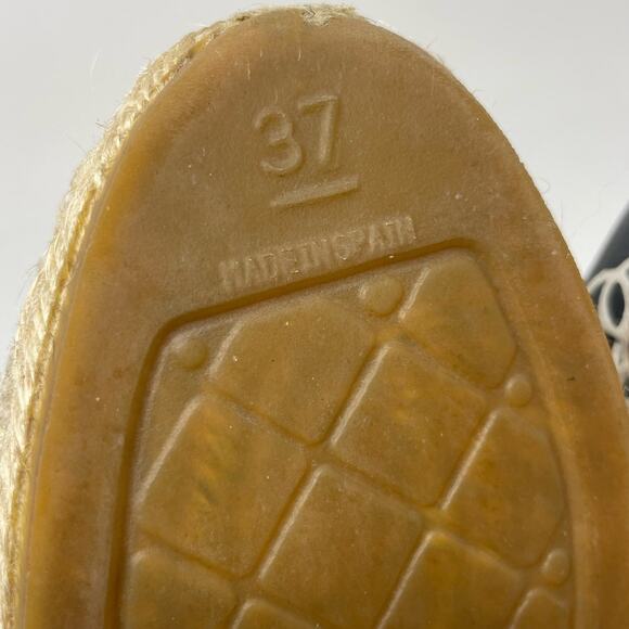 SOLD Chanel Interlocking CC Logo Leather Espadrilles Round Toe Flats EU37 - Picture 11 of 13